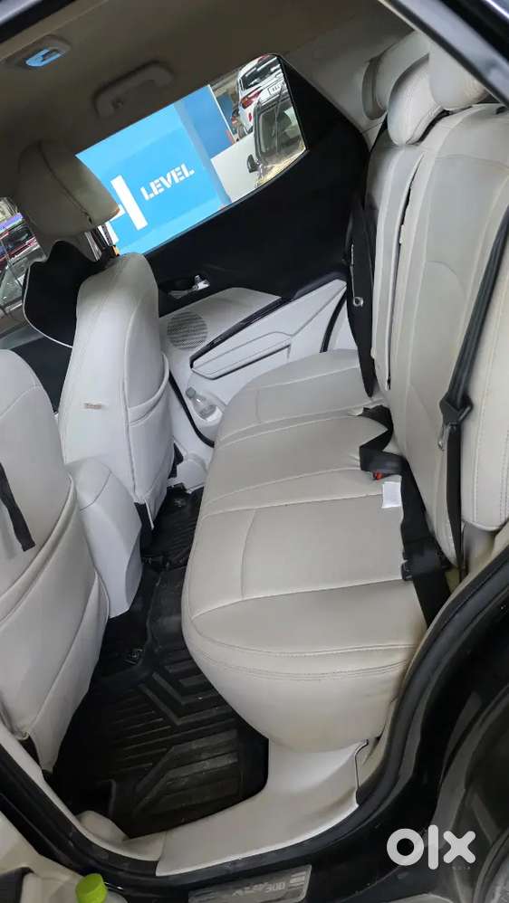 Mahindra Xuv300 2020 Petrol 37650 Km Driven