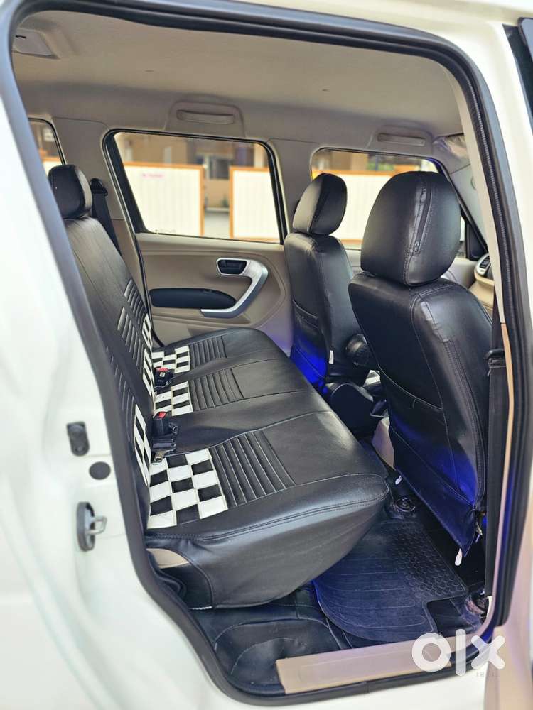 Mahindra Tuv 300 Mhawk100 T8, 2018, Diesel