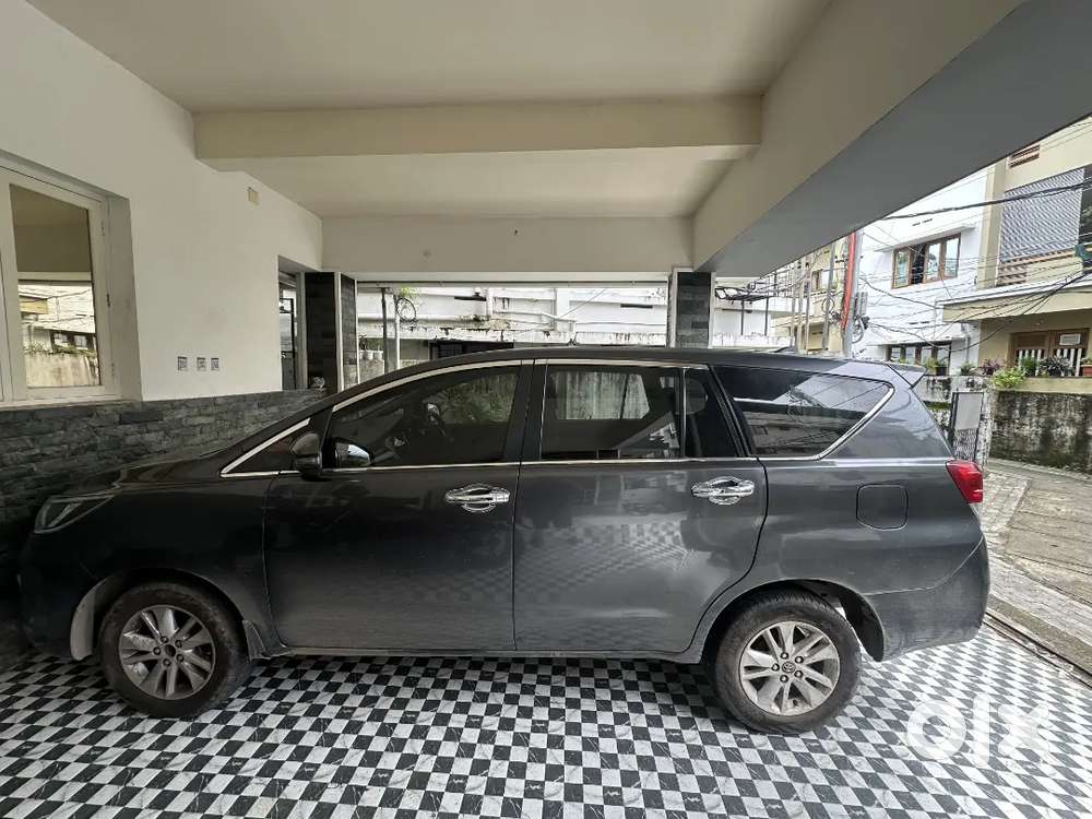 2017 Model Innova Crysta 2.4 G Manual Diesel