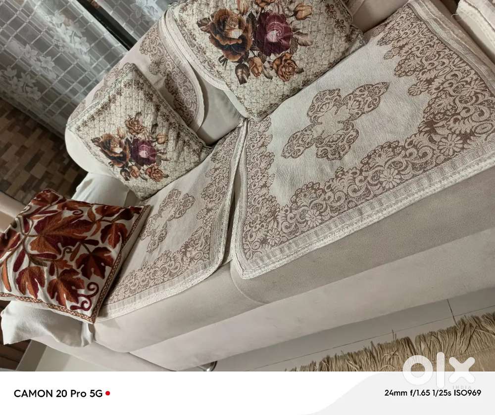 5 seater sofa for drawing room.