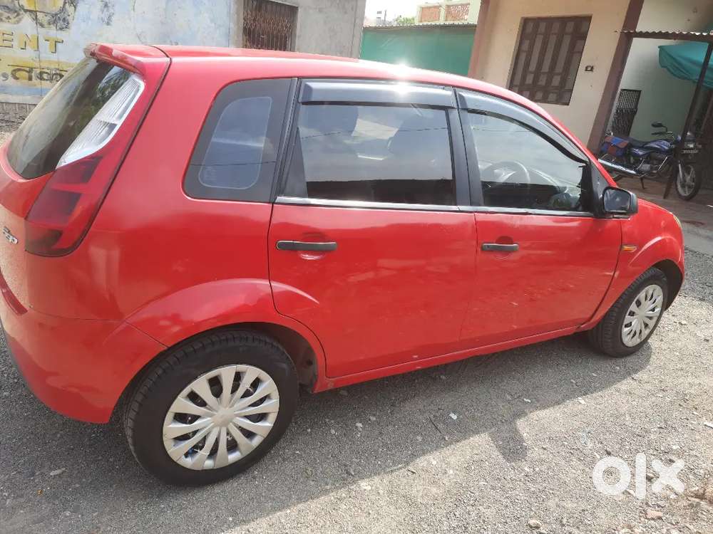 Ford Figo Lxi Petrol 2010