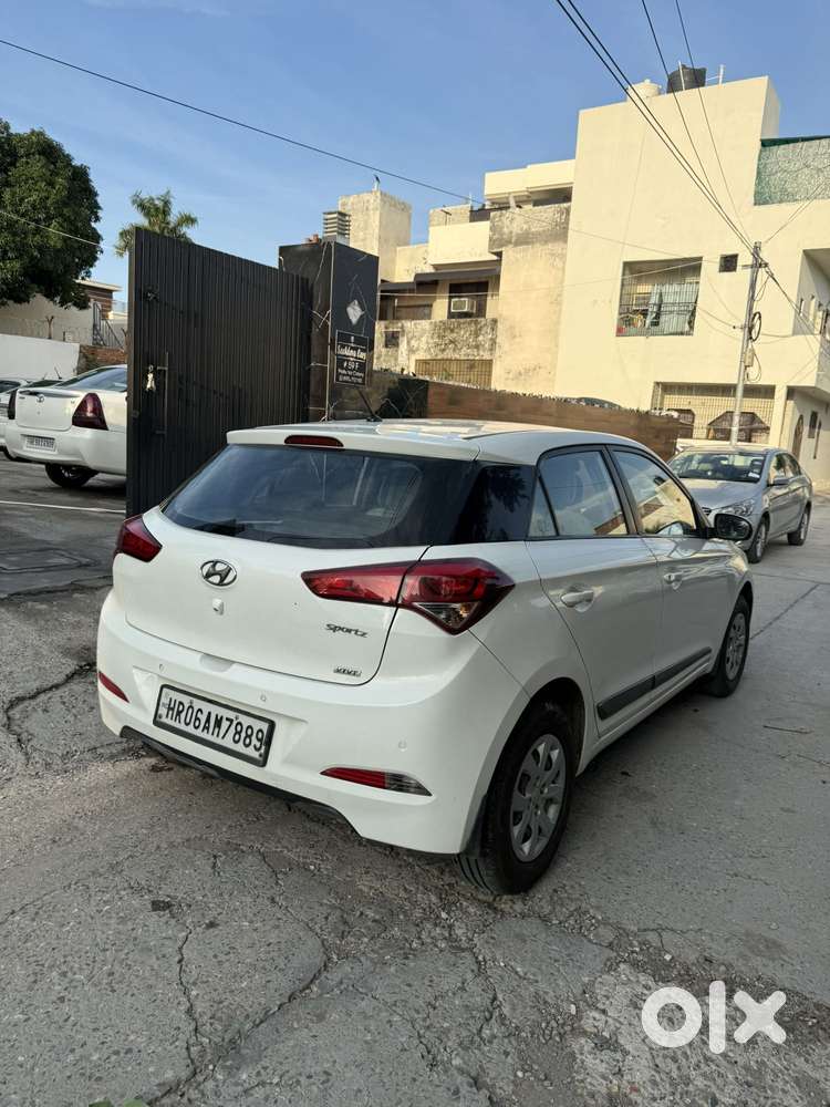 Hyundai Elite I20 Sportz (o) 1.4, 2017, Petrol