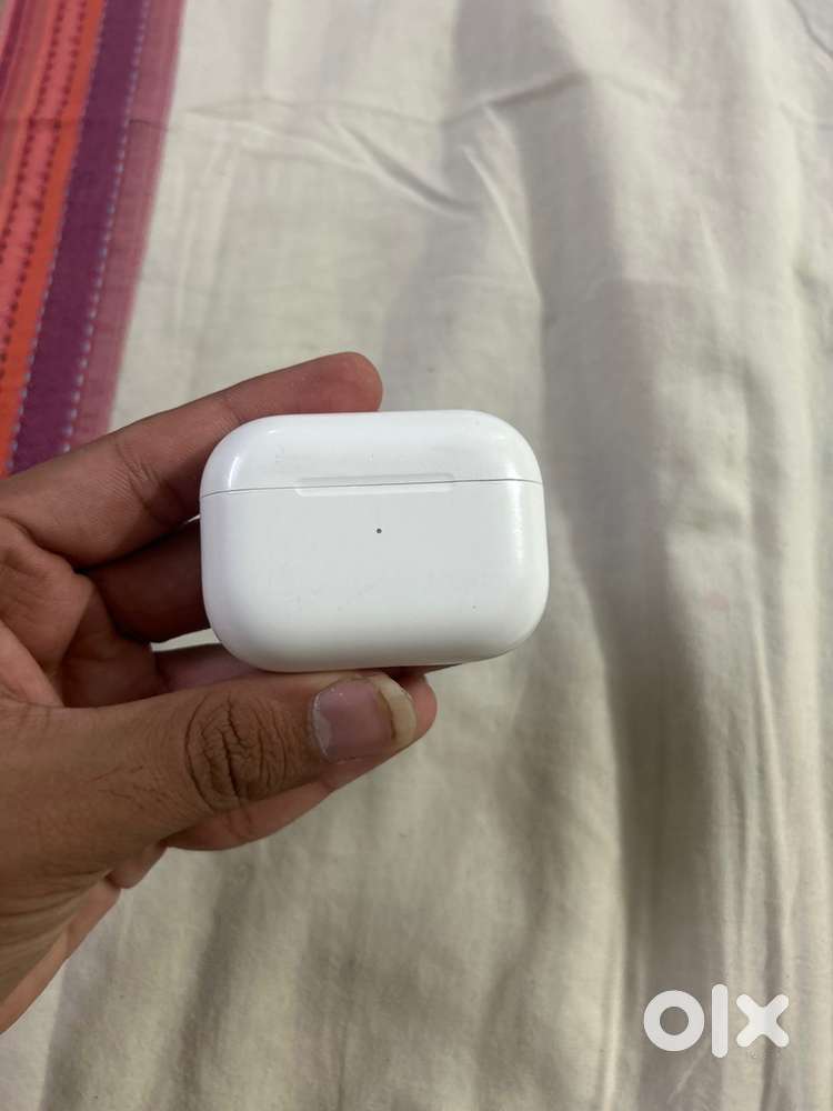 AirPods Pro 2 Case + Right AirPod  Free Cover