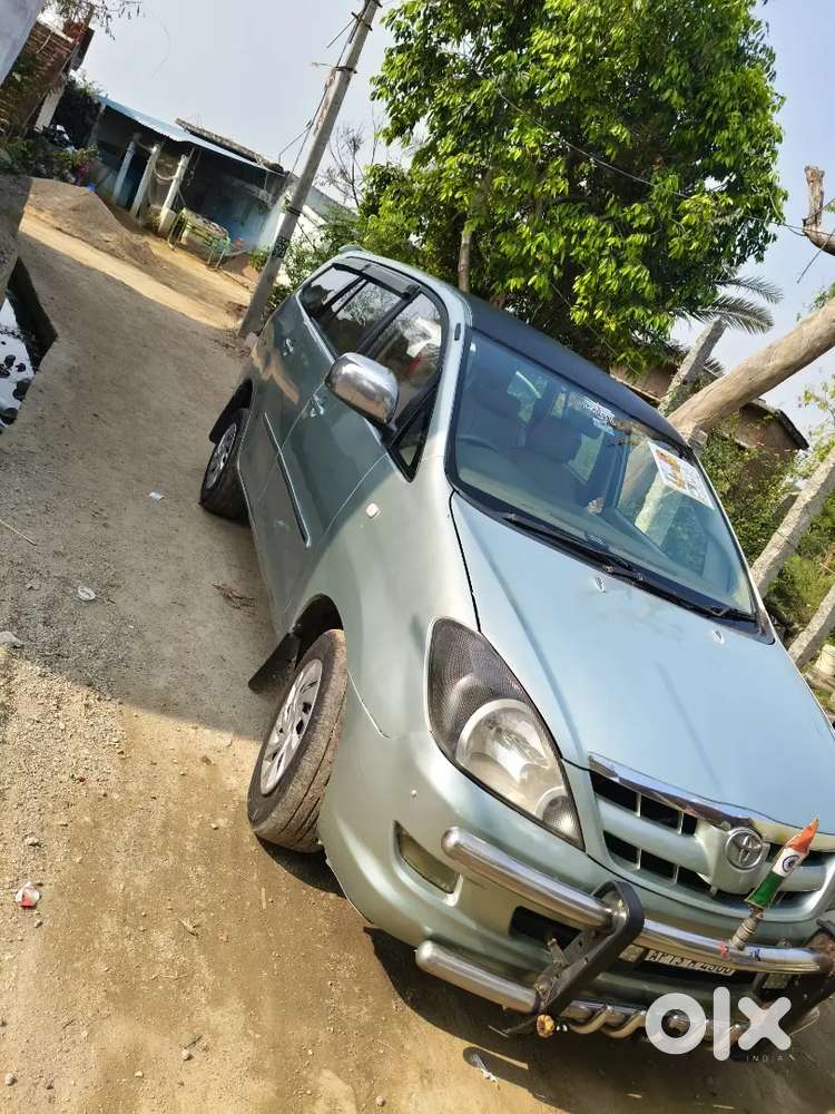 Toyota Innova 2007 Diesel 300000 Km Driven