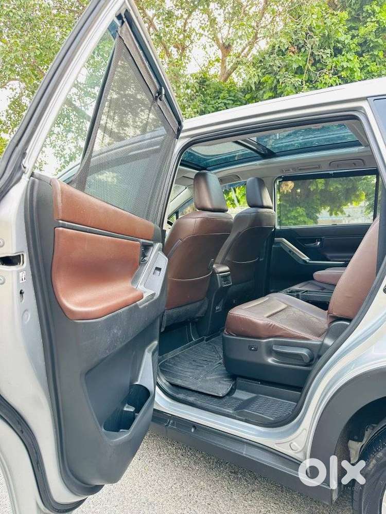 Toyota Innova Hycross 2.0 Zx Hybrid 7 Str, 2023, Petrol