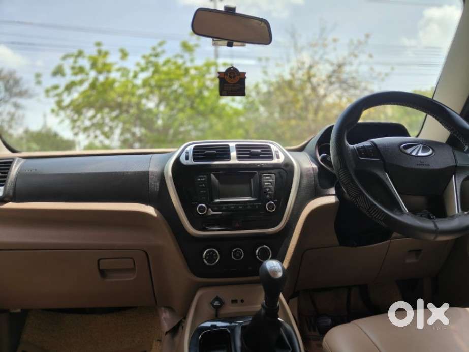 Mahindra Tuv 300 Mhawk100 T8, 2018, Petrol