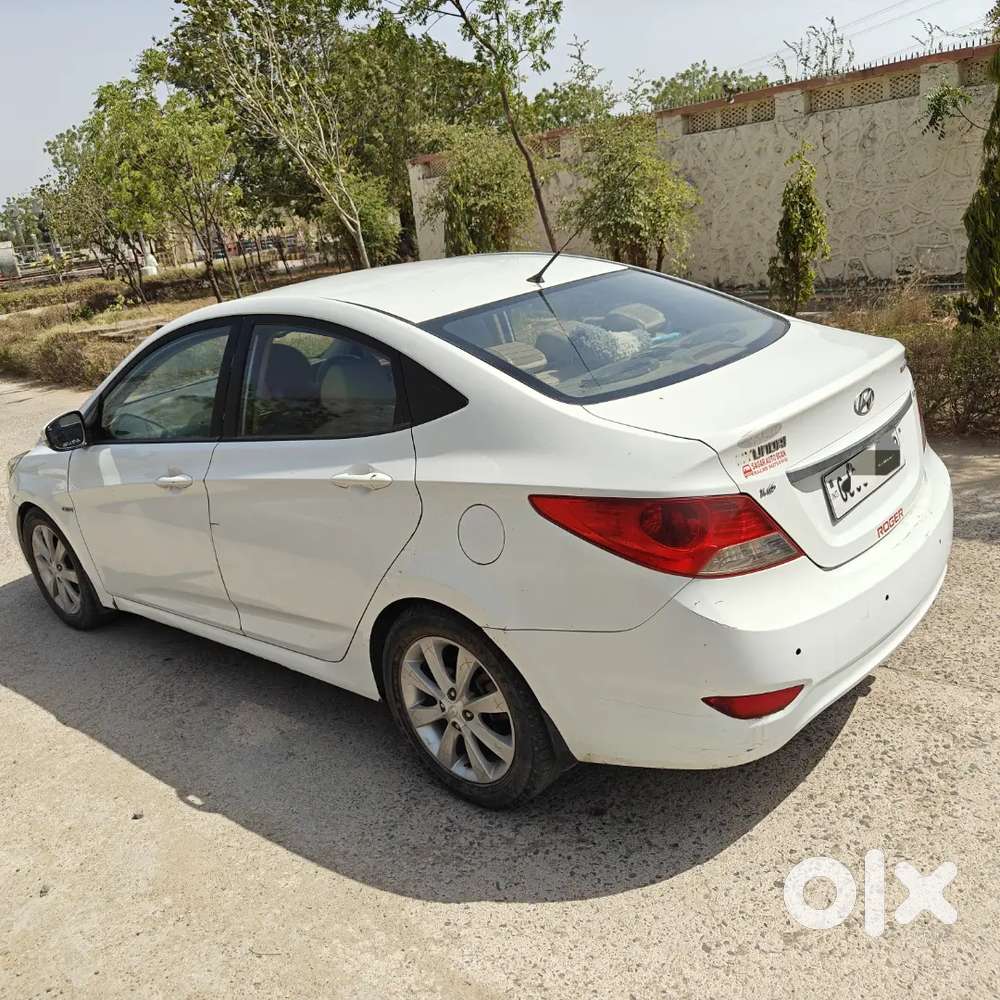 2011 Hyundai Verna, White