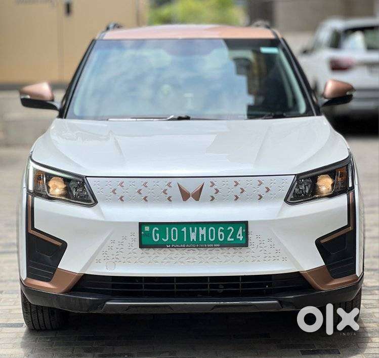 Mahindra XUV400 EV EL Fast Charger, 2023, Electric - Photo 1