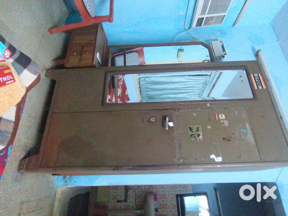 Classic Metal Wardrobe / Almirah with Mirror (double-door)