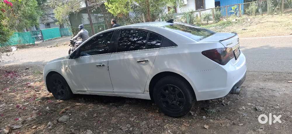 Chevrolet Cruze 2012 Diesel 120000 Km Driven With Sunroof