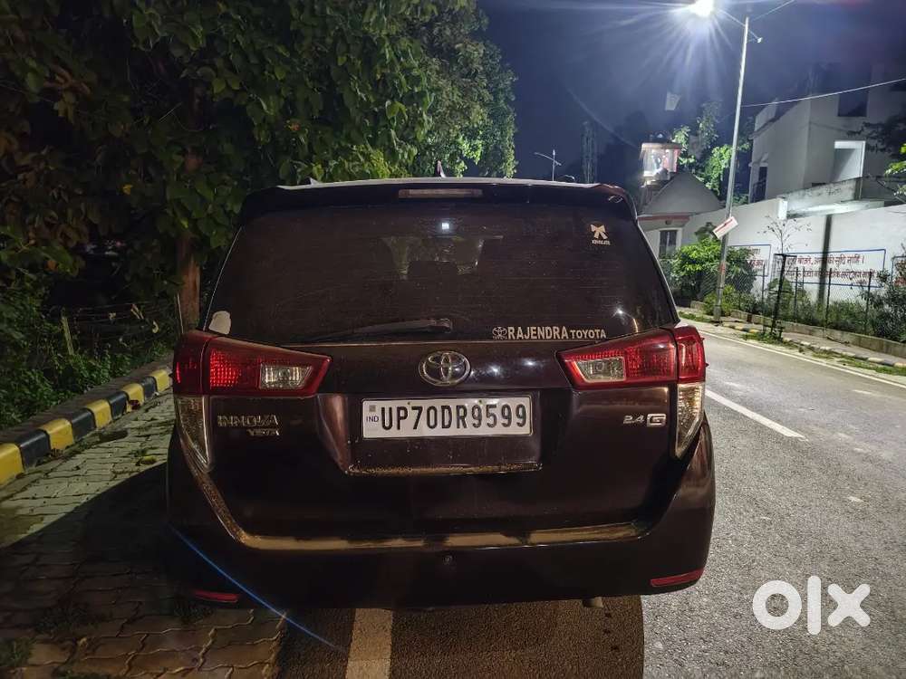 Toyota Innova Crysta 2017 Variant