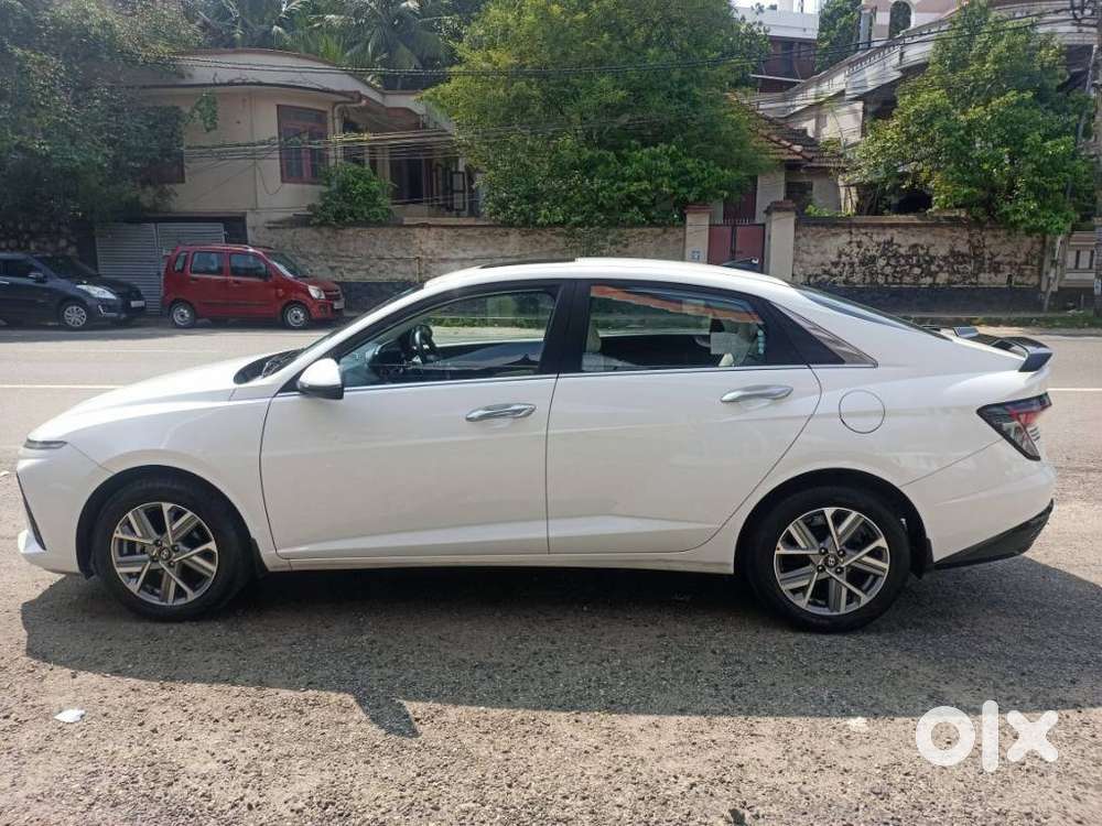 Hyundai Verna Sx (o) 1.5 Vtvt Ivt [2023 - 2026], 2025, Petrol