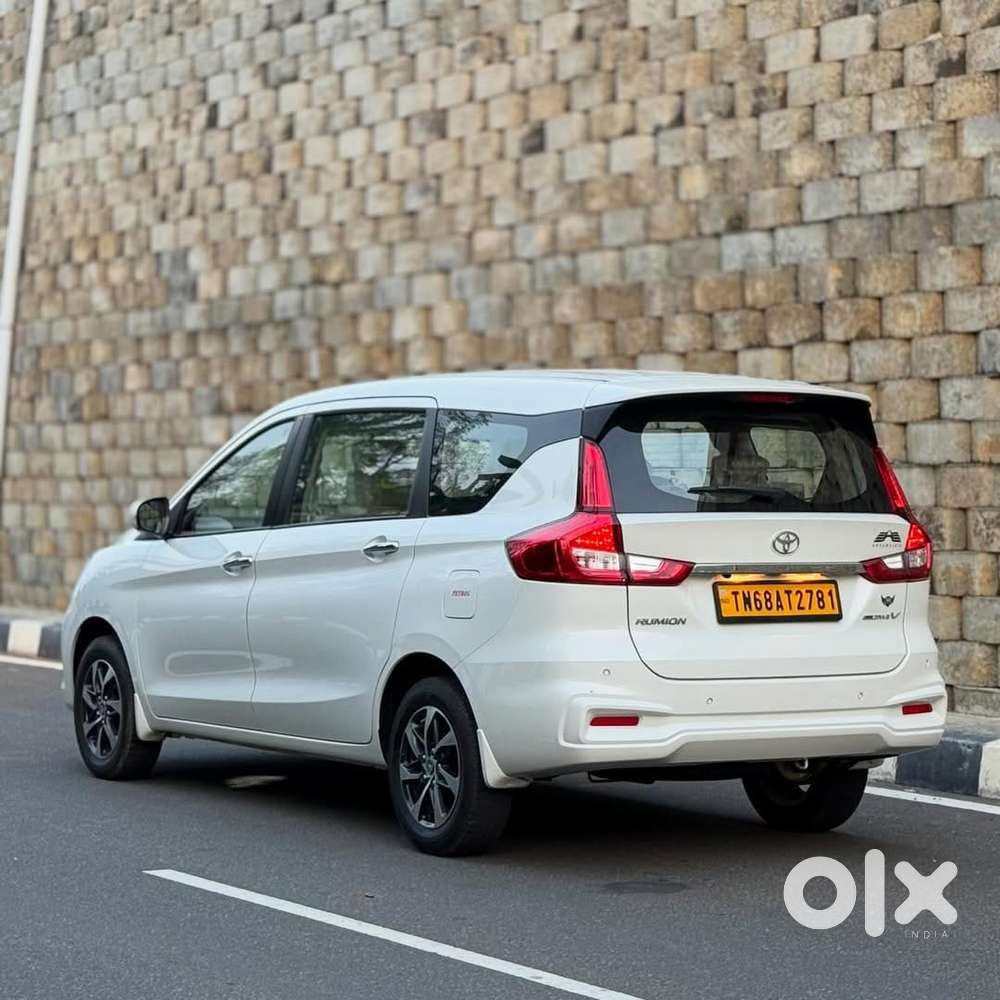 Toyota Rumion V Mt, 2025, Petrol