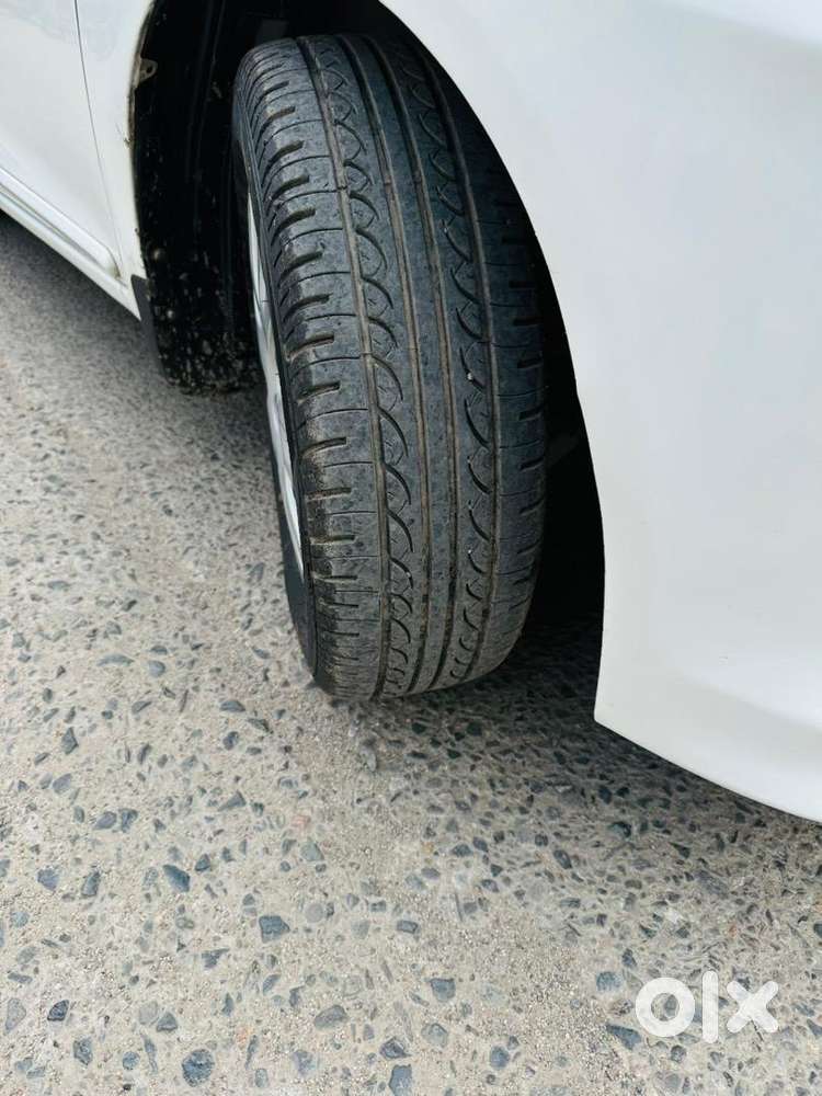 Honda Amaze 2015 July Petrol Well Maintained