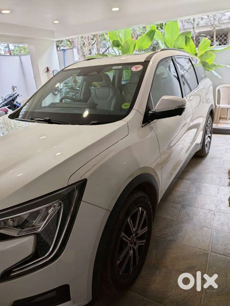 Mahindra Xuv700 Petrol 2022 1st Owner