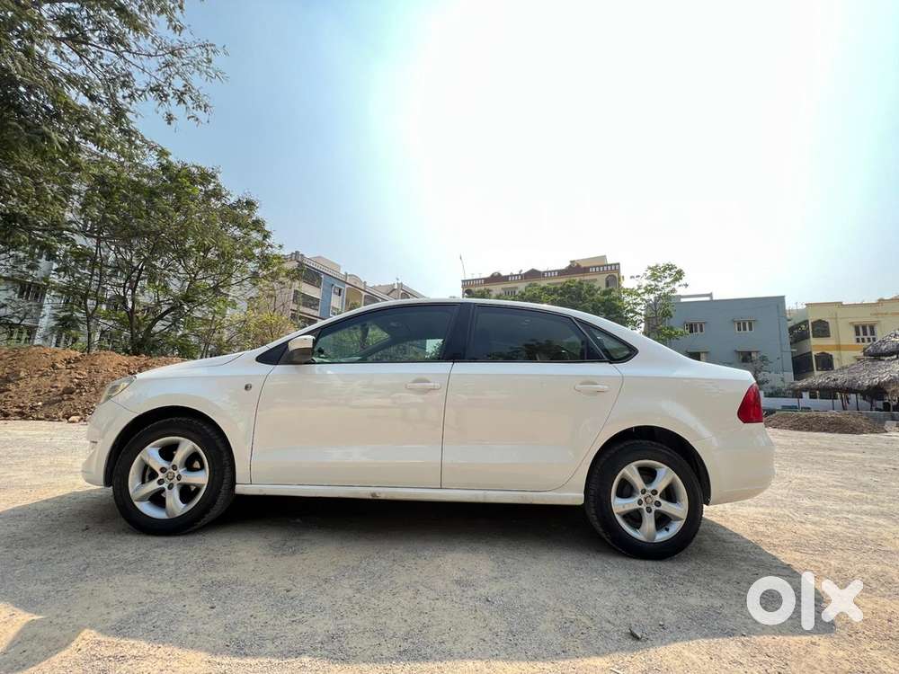 Skoda Rapid Elegance 2012