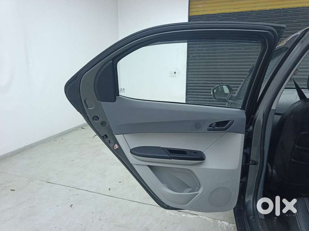 Tata Tiago 1.2 Revotron Xta, 2025, Petrol