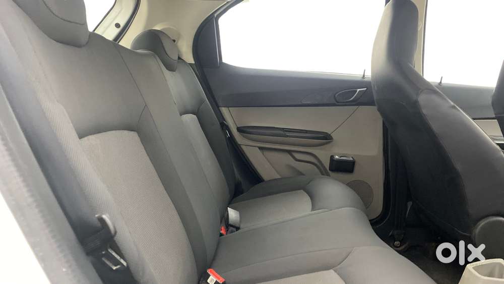 Tata Tiago Xe, 2017, Petrol