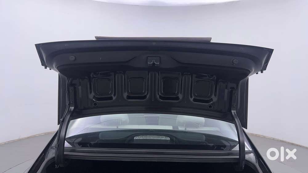 Hyundai Verna 1.5 Sx (o) Petrol Mt, 2023, Petrol