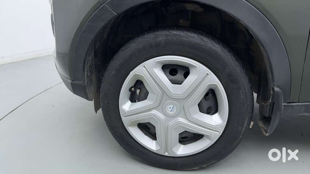 Tata Nexon 1.2 Revotron Xm (s), 2022, Petrol