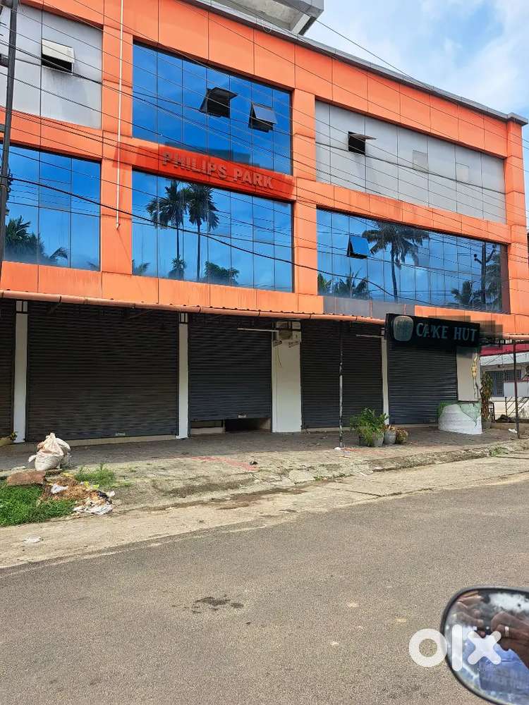 9000 Sq feet Ground + Two office Space for rent at Palarivattom