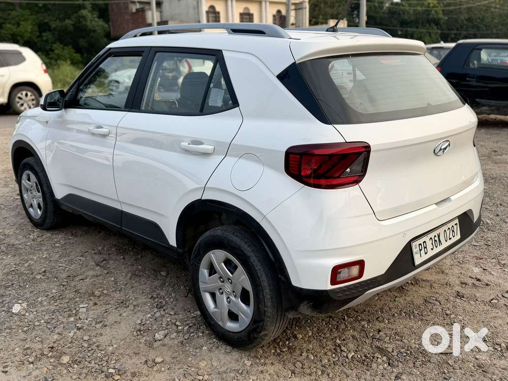 Hyundai Venue S 1.2 Petrol, 2021, Petrol