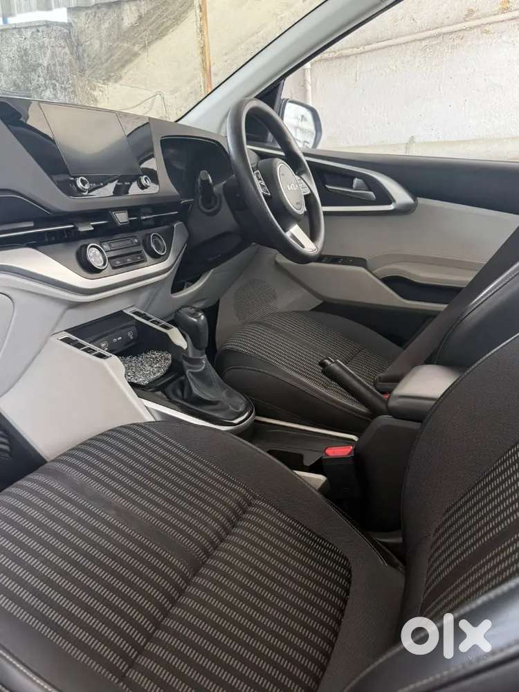 Kia Carens Prestige Turbo Petrol
