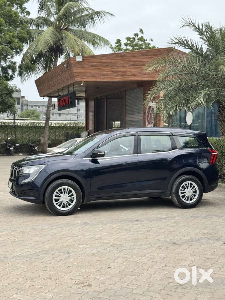 Mahindra Xuv700 2.2 Mx Diesel Mt 5 Str, 2023, Diesel