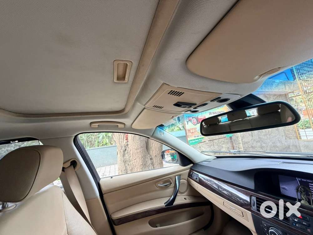 Bmw 3 Series 2011, Luxury Line