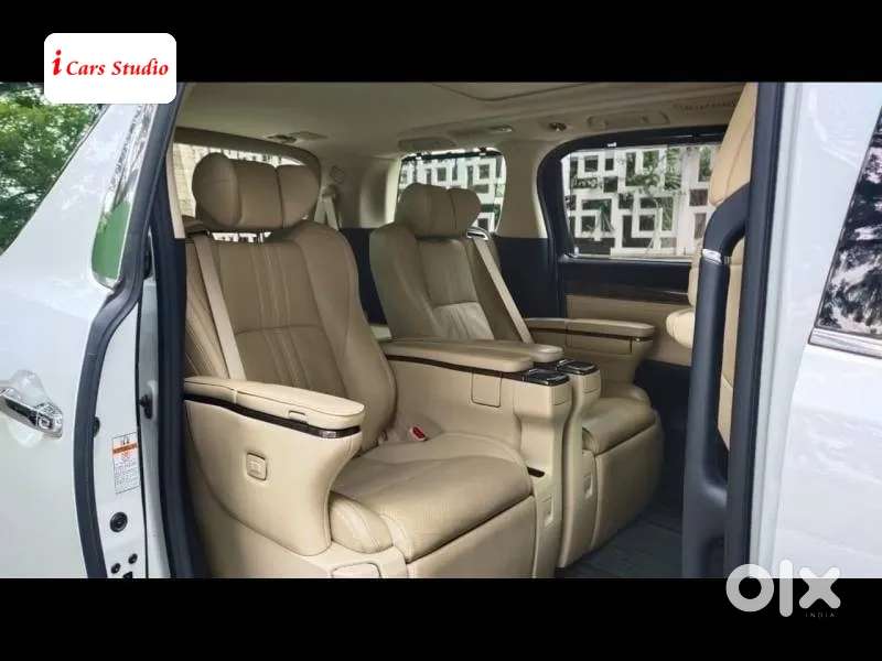 Toyota Vellfire, 2021, Petrol