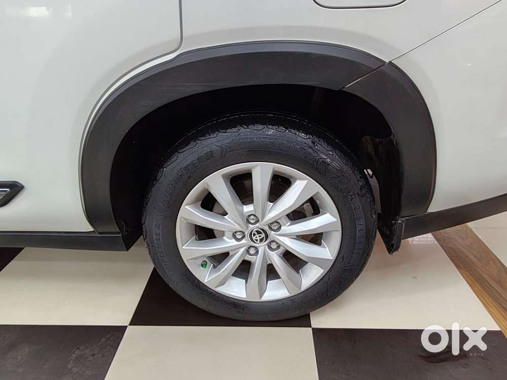 Toyota Innova Hycross 2.0 Vx Hybrid 7 Str, 2023, Electric