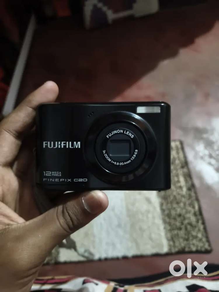 Selling FUJIFILM Finepix  C20