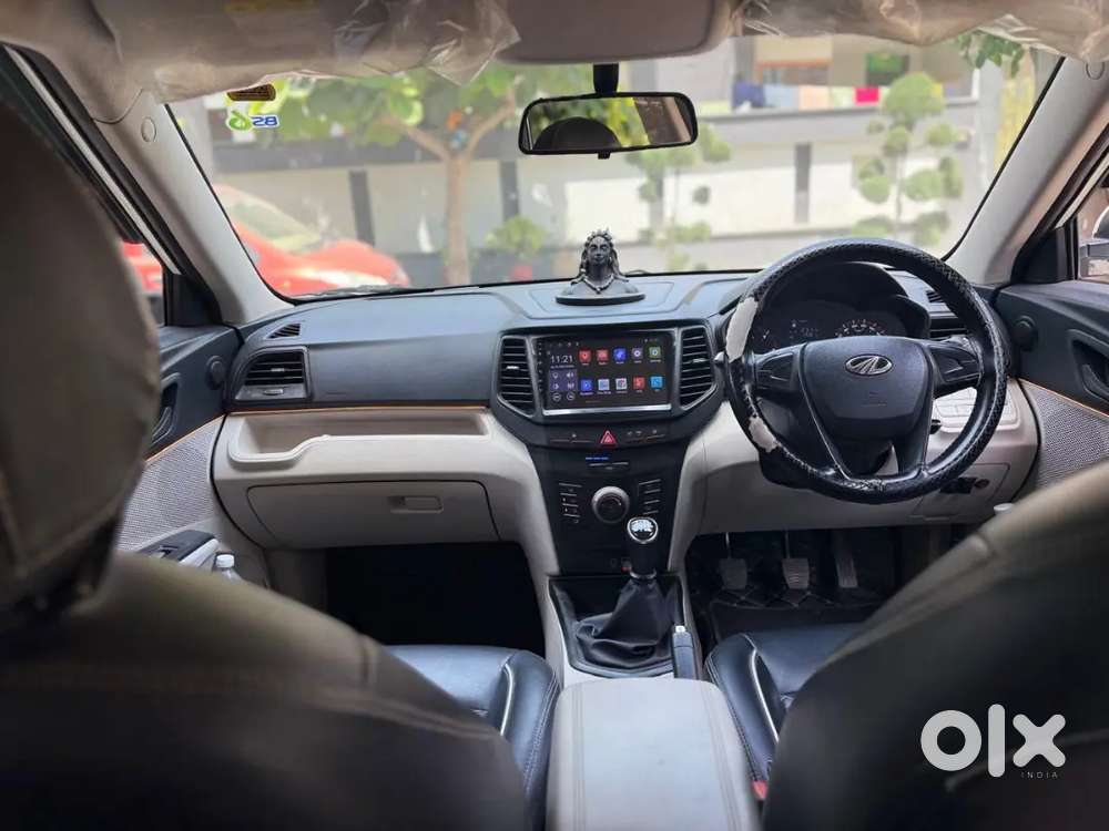 Alloys,ambient Lightings,seat Covers Screen And White Headlights