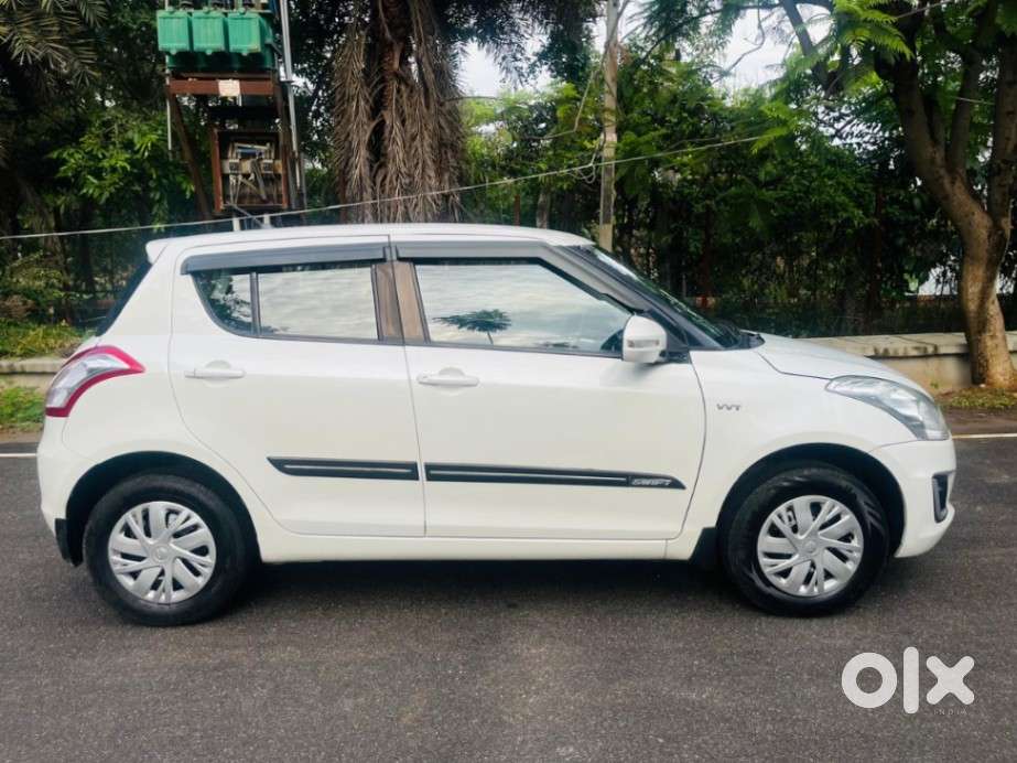 Maruti Suzuki Swift Vxi Optional, 2017, Petrol