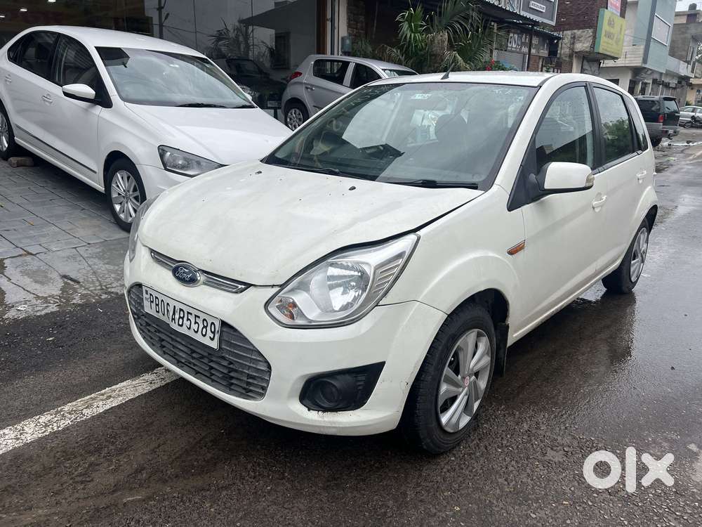 Ford Figo 1.2p Titanium Mt, 2015, Petrol