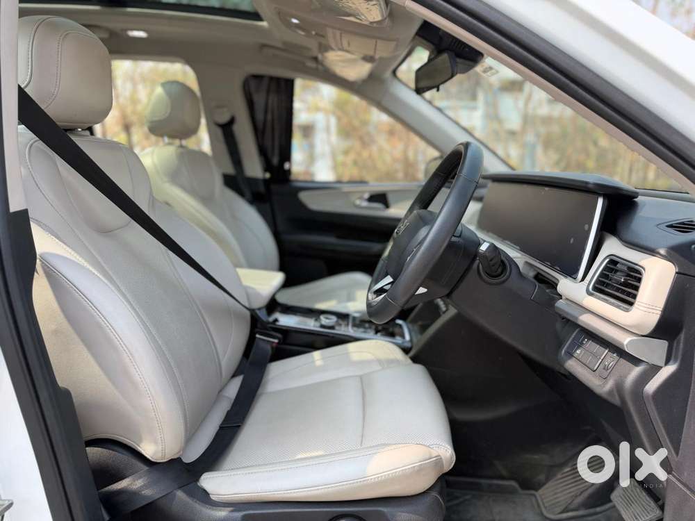 Mahindra Xuv700 2.0 Ax 7 Petrol At Luxury Pack Str, 2022, Diesel