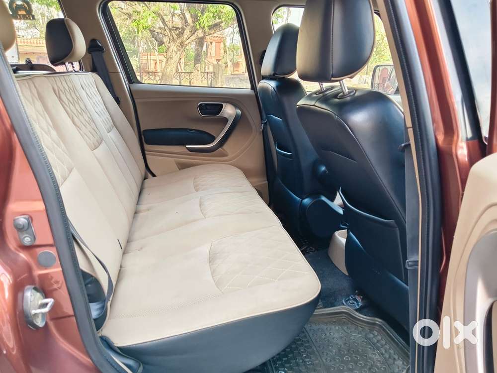 Mahindra Tuv 300 T10 Dual Tone, 2019, Diesel
