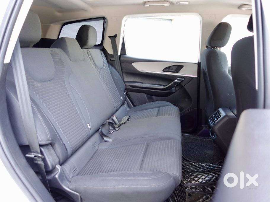 Mahindra Xuv700 2.2 Ax 3 Diesel At 5 Str, 2022, Diesel