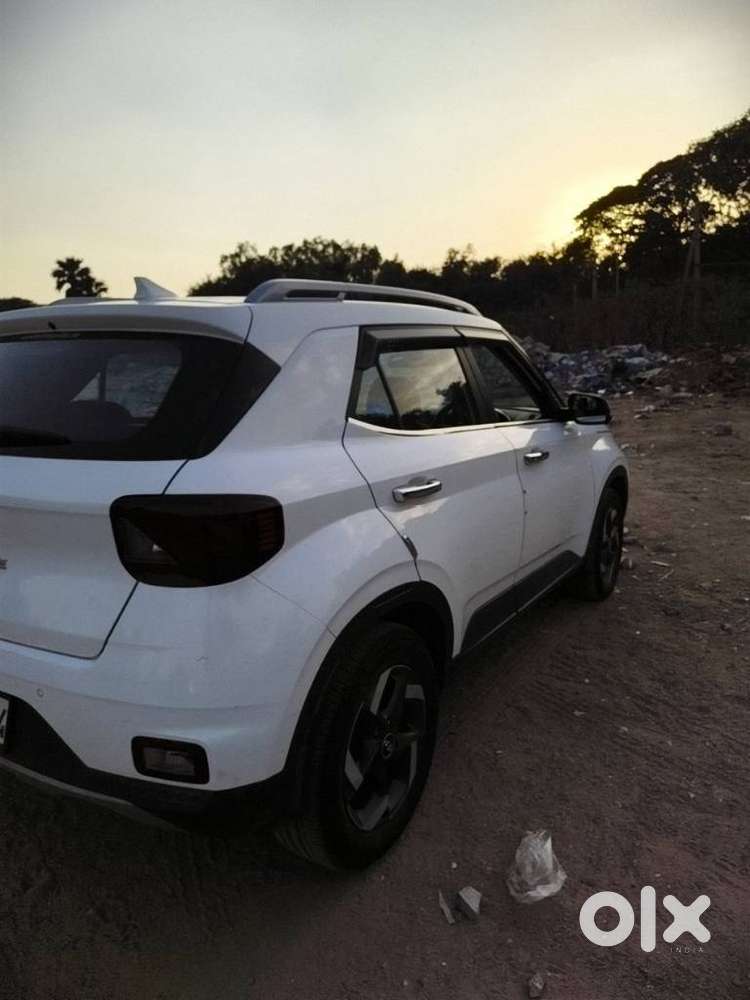 Hyundai Venue Sx(o) Knight Edition Mt, 2022, Diesel