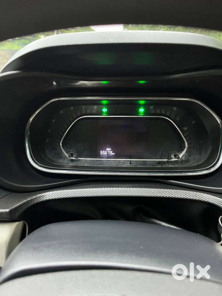 Tata Nexon, 2022, Petrol