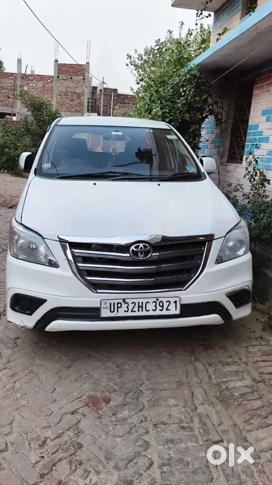 Toyota Innova Hycross 2016