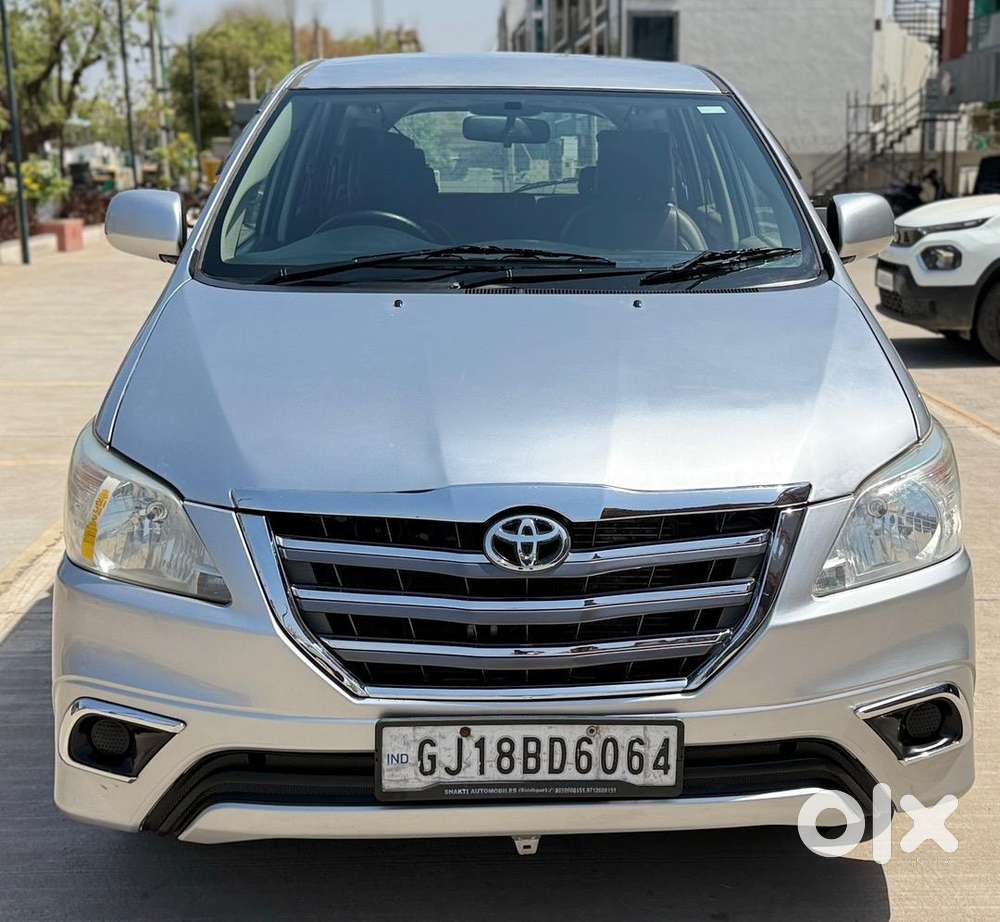 Toyota Innova 2015