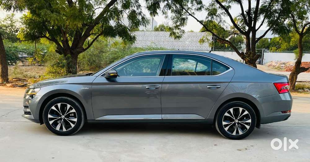Skoda Superb 2.0 L&k Tsi At, 2023, Petrol