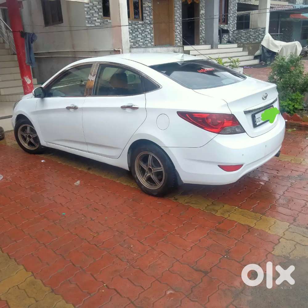 Hyundai Fluidic Verna 2011 Cng & Hybrids 140000 Km Driven New Tyre