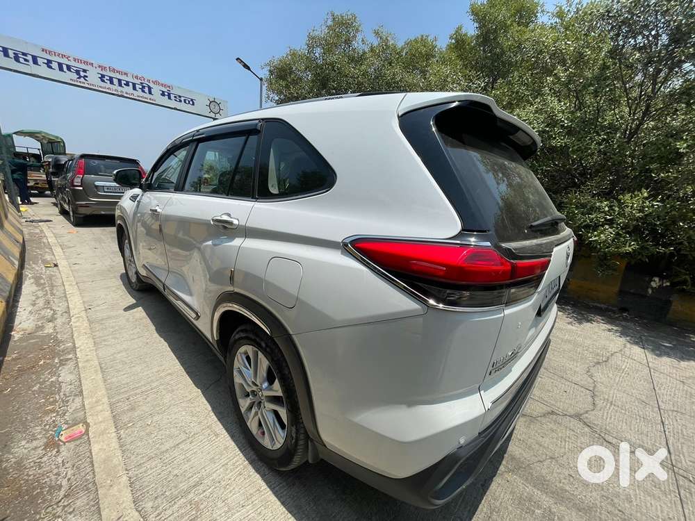 2024 Toyota Innova Hycross Petrol