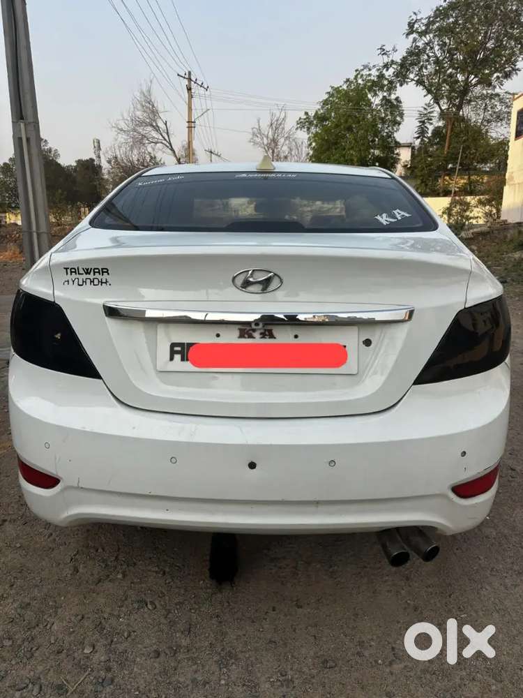 Hyundai Fluidic Verna 2012