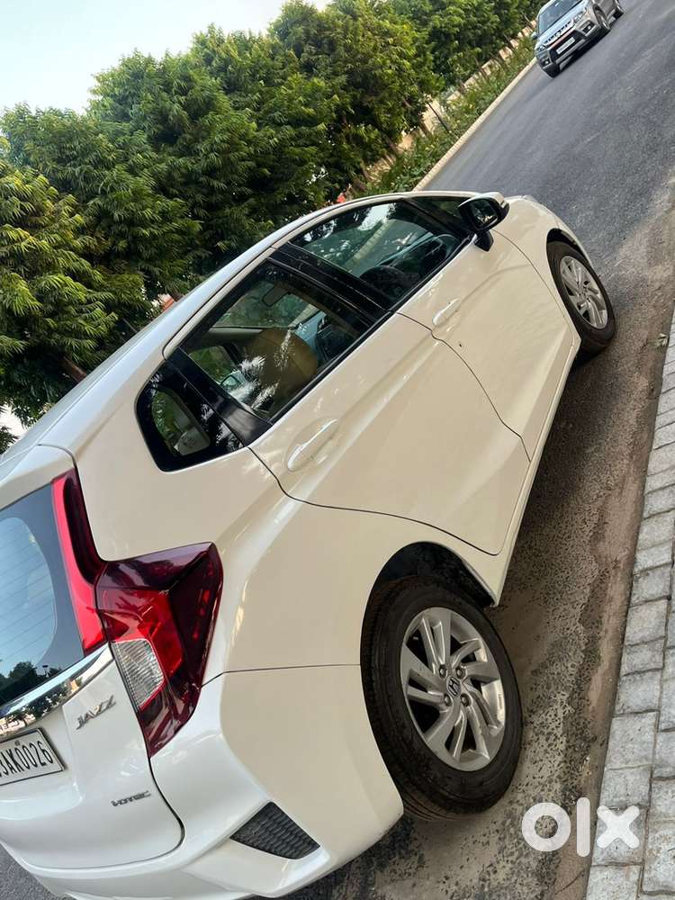 Honda Jazz 2015 Diesel Well Maintained