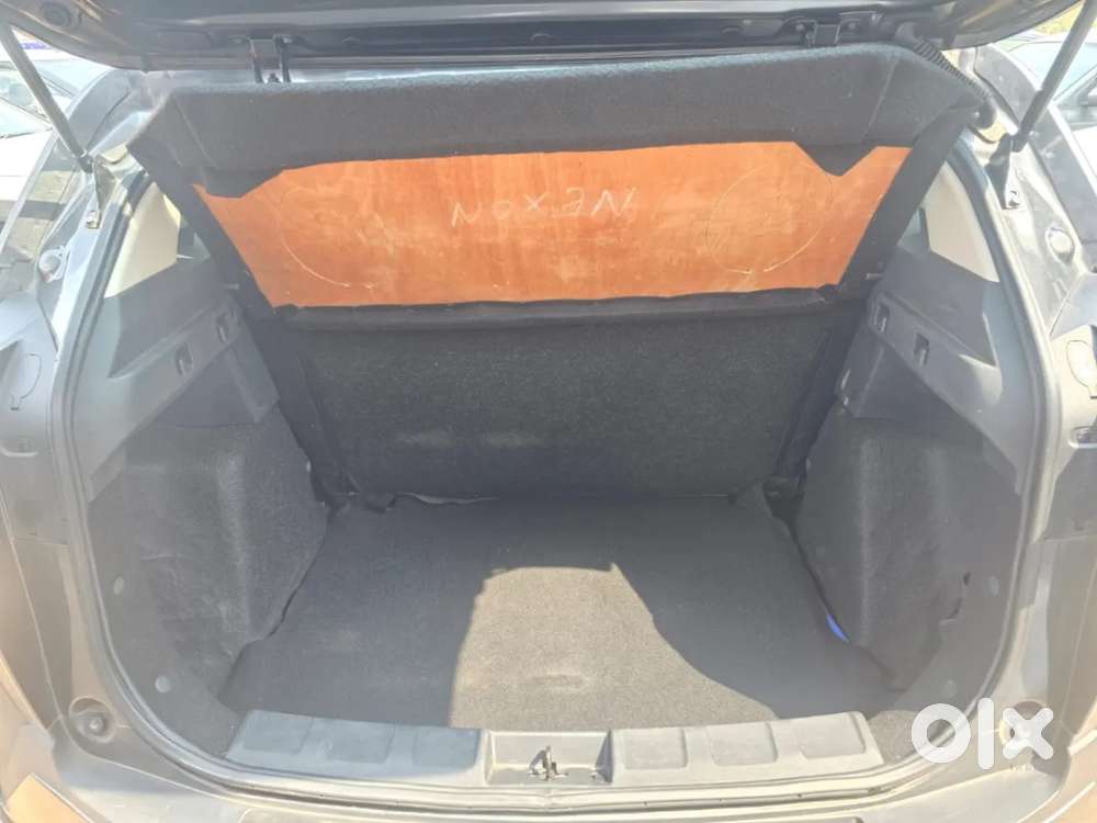 Tata Nexon, 2024, Petrol