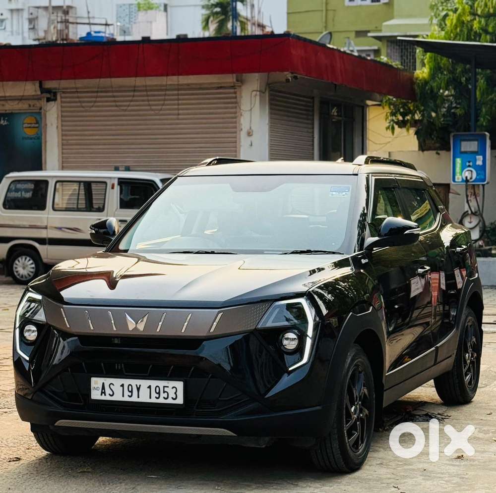 Mahindra Xuv 3xo Ax5 Pm Mt, 2026, Petrol