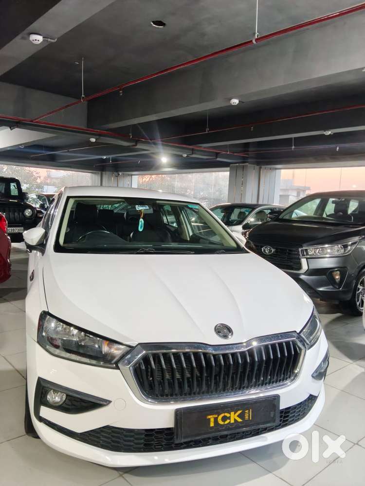 Skoda Slavia Ambition 1.0l Tsi Mt, 2023, Petrol